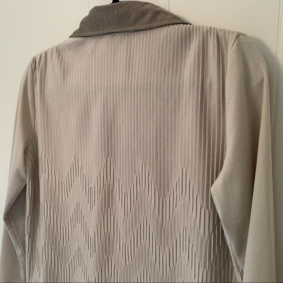 1970s Neutral Textured Chevron Collard Long Sleeve Shirt - Picture 7 of 8